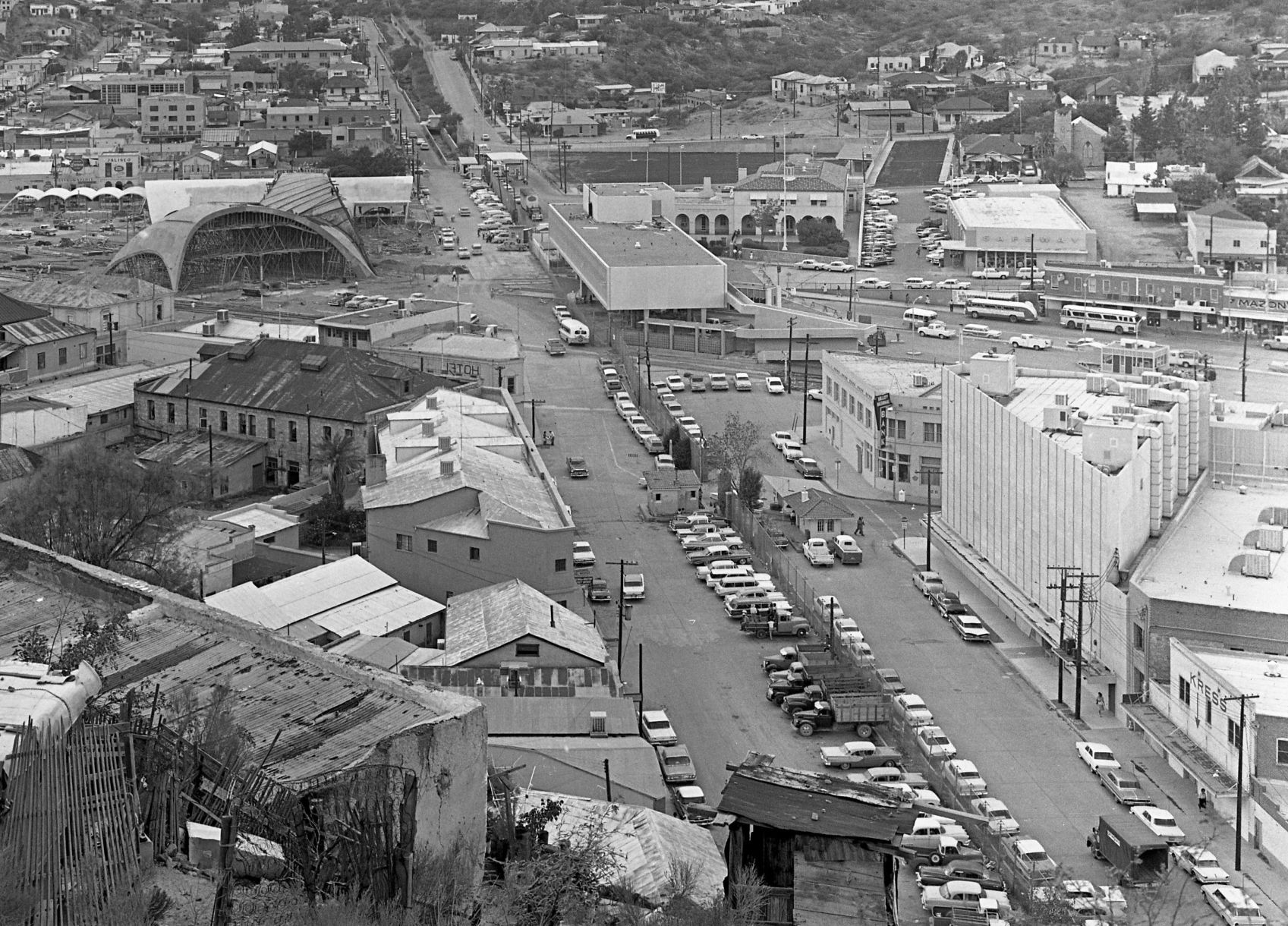 International border from Nogales, Sonora